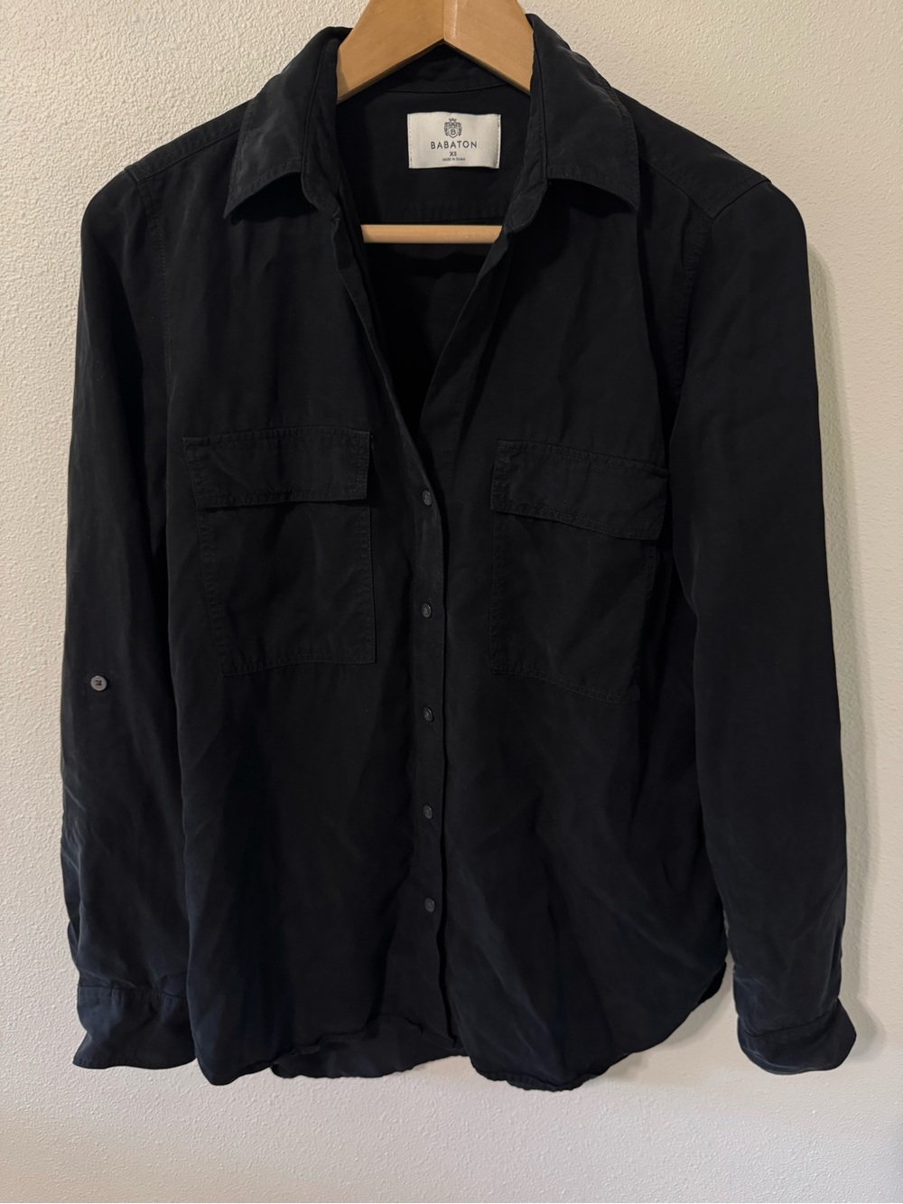 Aritzia Babaton Utility Shirt Black Button Long Roll Tab Sleeves Minimalist-XS